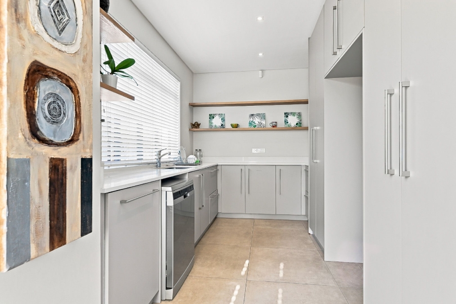 4 Bedroom Property for Sale in Constantia Western Cape